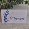 Esküvői ültetőkártya kék levelekkel