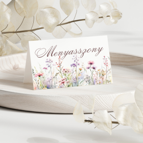 Ültetőkártya az esküvőn – miért nélkülözhetetlen, és hogyan válaszd ki a hozzátok illőt?